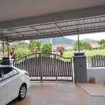 Botani Homestay